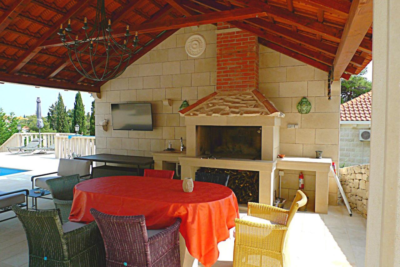 Villa Ursa Minor Sumartin Exterior foto